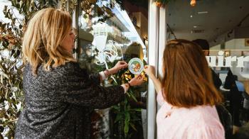 El Ayuntamiento proporciona de manera gratuita este sello adhesivo